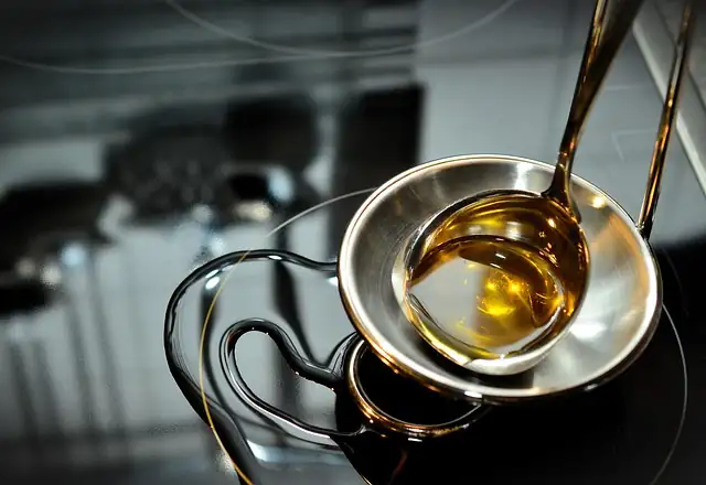 Lemon Oil: detail of the product Lemon Oil: detail of the product